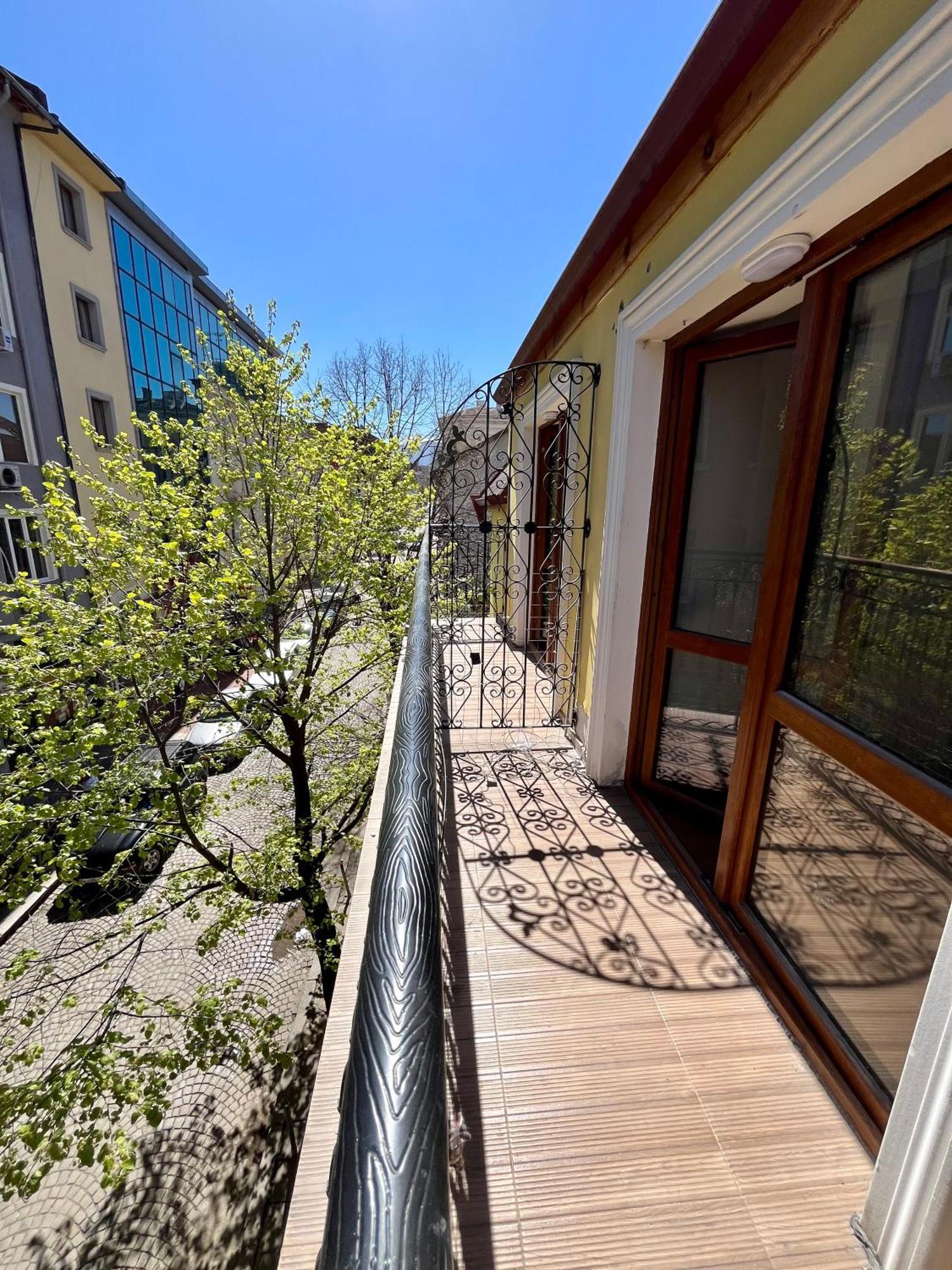 En-Suite Rooms: Novа Guesthouse In Sofia Center Sófia Exterior foto