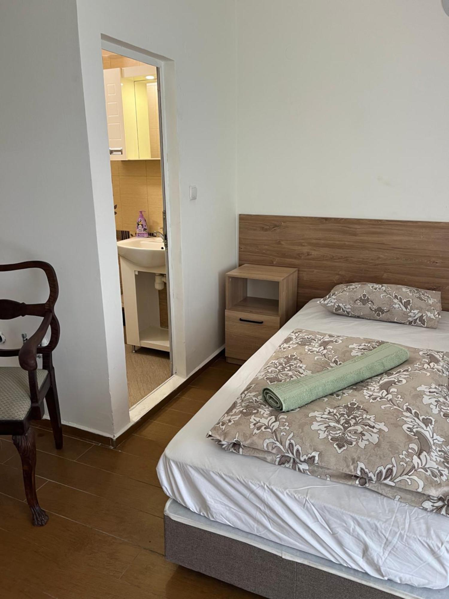 En-Suite Rooms: Novа Guesthouse In Sofia Center Sófia Exterior foto